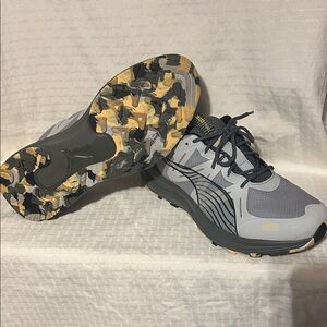 Puma Men's Gray and Black Multi-sport Shoes